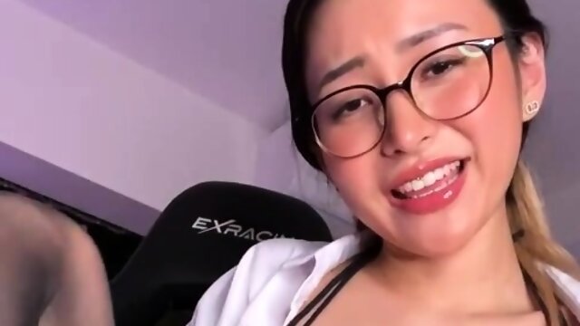 Asian college chick enjoy her toys masturbation