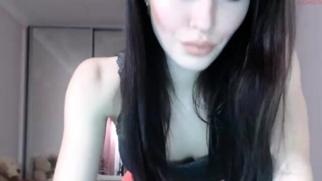 Cute amateur webcam teen girl toying pussy on webcam