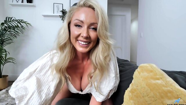 Stunning blonde mommy incredible xxx scene