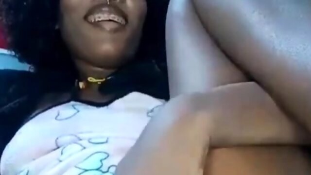 BLACK TEEN SHOWING HER PUSSY TO ME 8521147063985632587410389