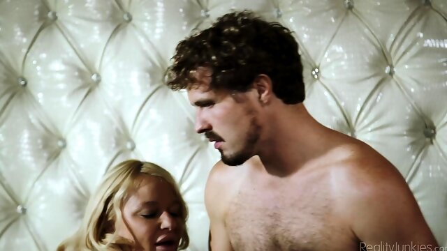 Lustful slut amateur xxx scene