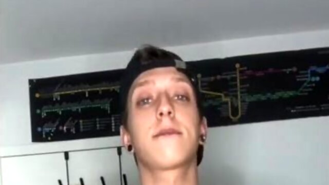 Super-Fucking-Hot Youngster Faps Pipe