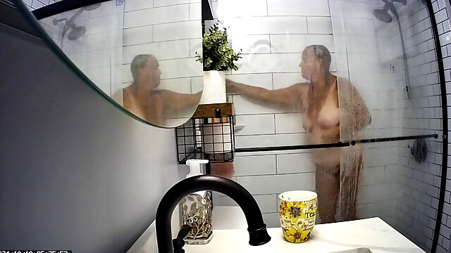 Mature, Hidden, Voyeur, Spy, Shower