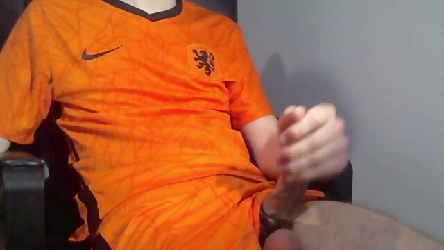 Lovely ginormous explosion on my Dutch national team football kit