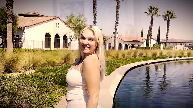 Blonde Maisey Monroe enjoys being fucked in missionary position