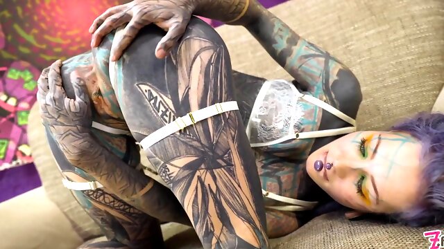 Anuskatzz, the tattooed queen, gets her tiny ass drilled deep in HD