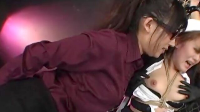 Mignonne Japanese Bdsm