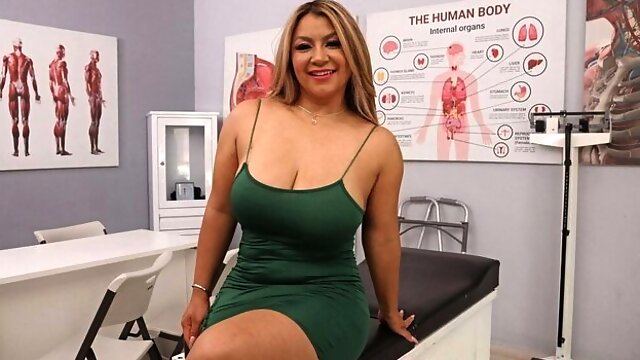 Spicy as hell chick Sandra Paola feels a long wiener in her shaved pussy