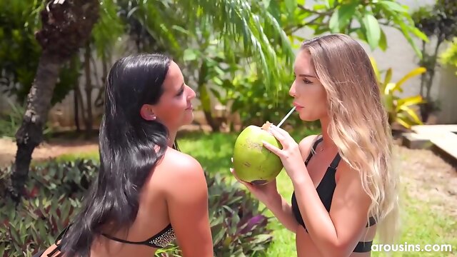 Lesbian Beauties - Betzz & Dee Vine