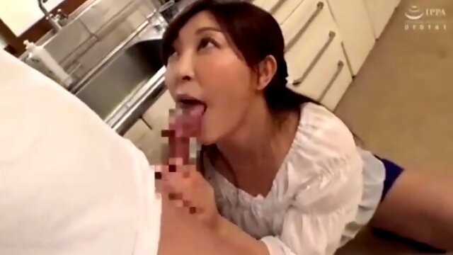 04850,Thrilling and intense erotic play