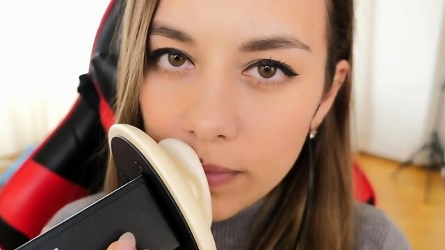 ASMR Honey Girl - Ear Eating