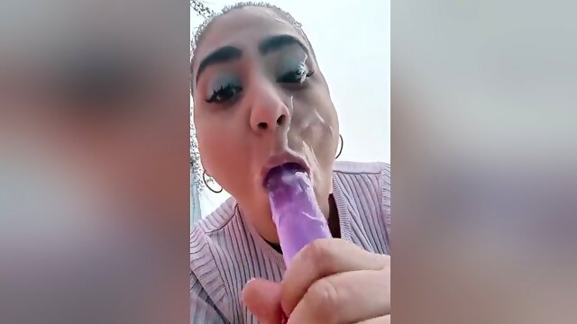 Solo Amateur Dildo