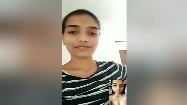 Today Exclusive-desi Girl Shows Her Boobs On Vc