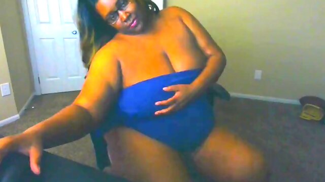 Sexy Ebony BBW Webcam model, Trina Foxx