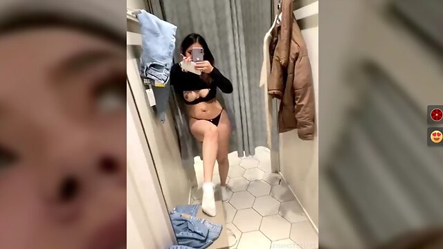 Sammbunny Desnuda Naked in the dressing room