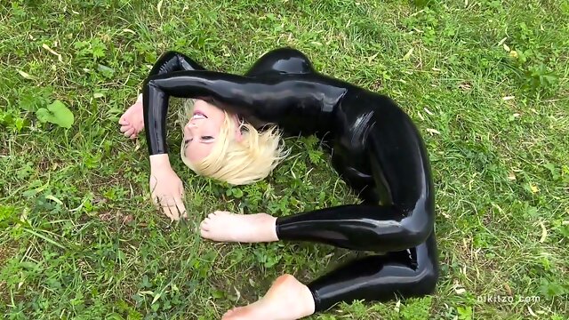 Shiny Blonde Contortionist