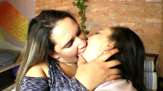 Brazil Lesbian Kissing Hot!!