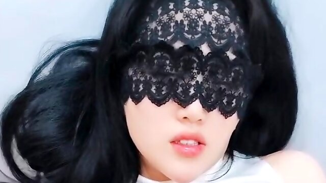 Amateur asian enjoys hardcore fuck in france