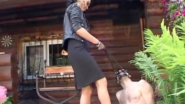 Outdoor Femdom, Ball Trampling