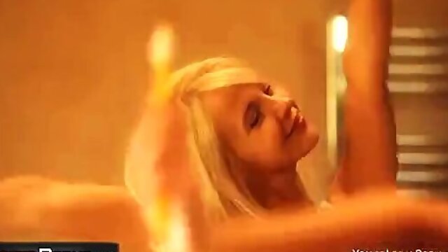 Stimulating pussy shaving pleasures with cute teen Monroe