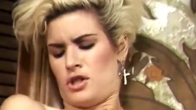 Je TAime Jennifer Noxt Kimberly Carson in vintage xxx movie