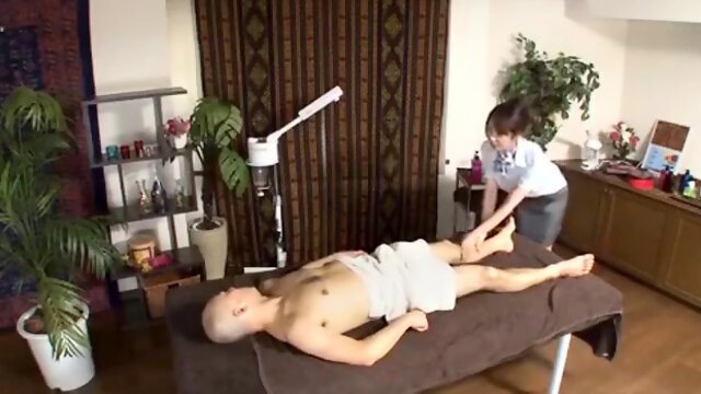 Subtitled CFNM Japanese penis massage explosive cumshot