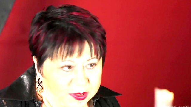 Sensual Flogging 101 - with Cleo Dubois