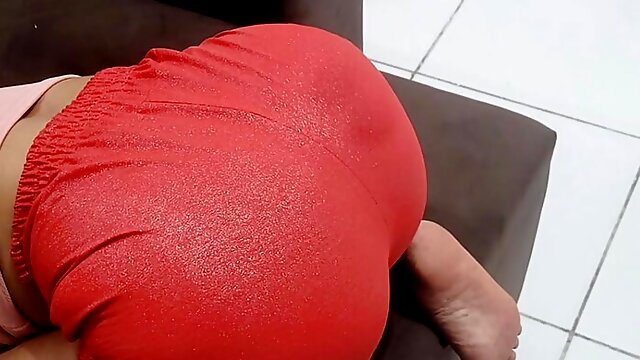 Milf in red shorts farts with her soft pussy