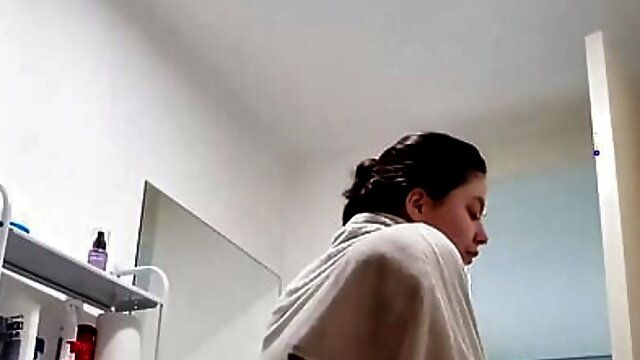 Chubby Shower, Chubby Latina, Teen