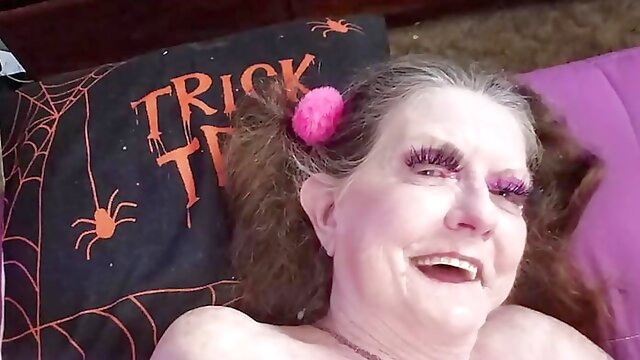 Granny Anal Dirty Talk, GILF