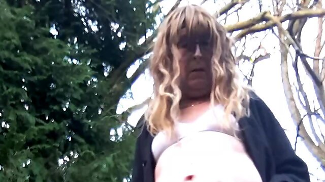 Crossdresser, Flashing, Amateur, Outdoor