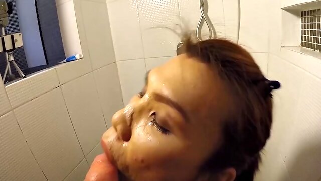 Pissing, Facial