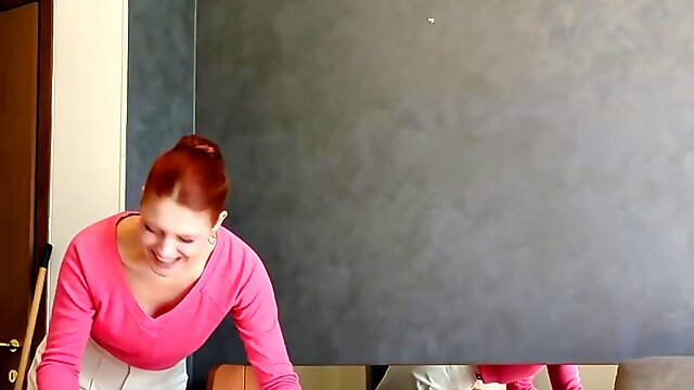 I Fucked the Red-haired Cleaning Lady From the Hotel and Cum in Her Mouth (dialogues in Italian)