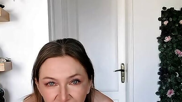 Huge mature tits will surprise you