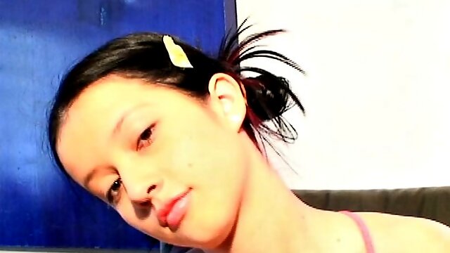 Teen Diana closeup pussy rubbing