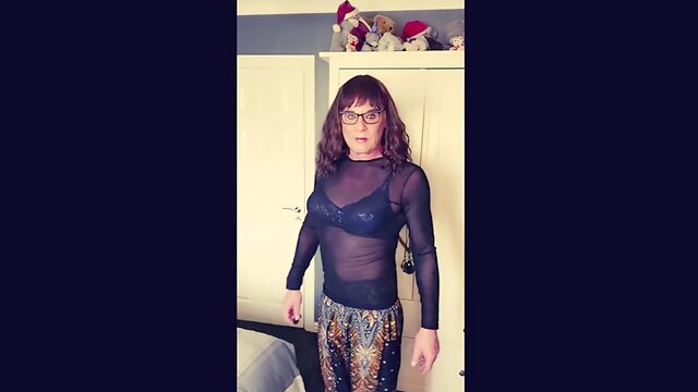 Juniper give mature uk crossdresser