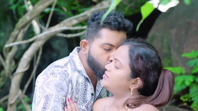 Amateur outdoor fuck from dawn to dusk