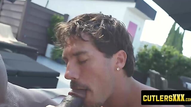 Fucking in the pool while making beefy King Bryce wet by swallowing his gigantic cock