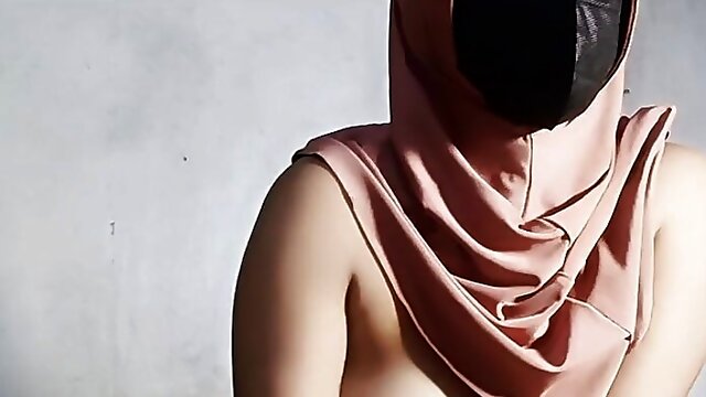 CUCKOLD HIJAB WIFE IS VCS WITH CHEATING