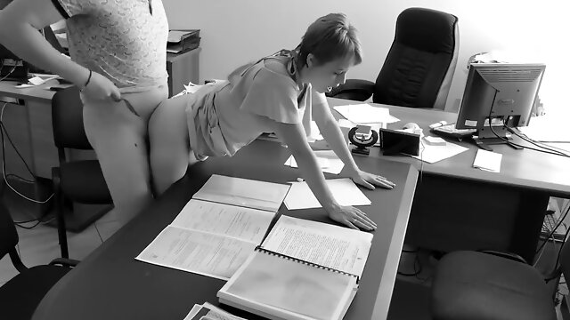 Sexo en la oficina con la secretaria