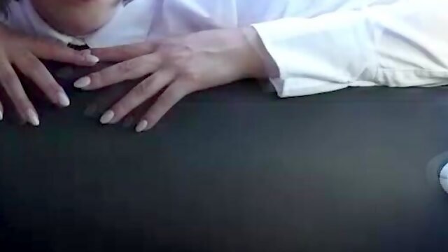 Brunette Gal Richie having fun while giving a good handjob