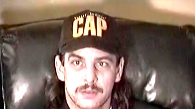 MenWorkinXXX.com - Tattooed Tim is an easy going dude who loves to masturbate