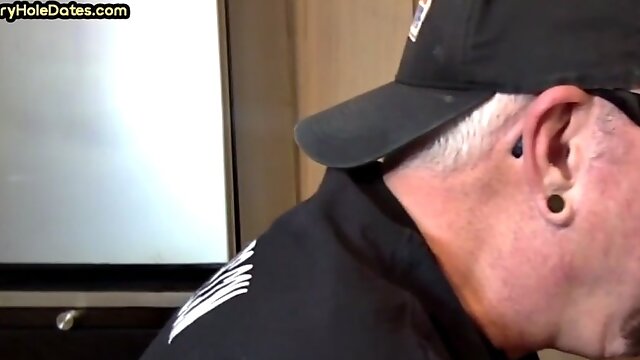 Bearded gloryhole DILF gives 