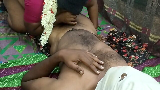 Tamil House Wife Beautiful Aunty Very Hot Big Boobs Aunty Very Hot Fucking in Bed