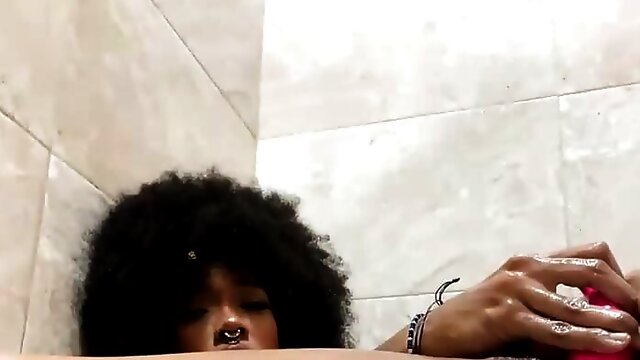 Sexy Ebony Masturbating