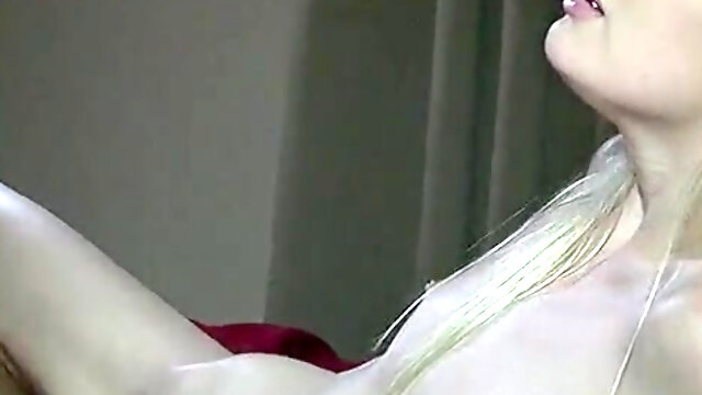 Bitches girlfriends Kellyanne and Scarlet lick pussies in 69 position