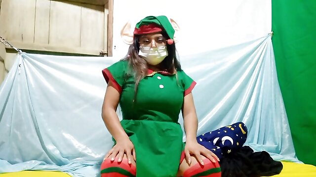 Elf Woman Seduces Her Porn Followers and Shows Her Pink Vagina