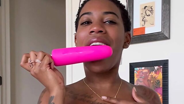 Ebony Solo Toys, Hairy