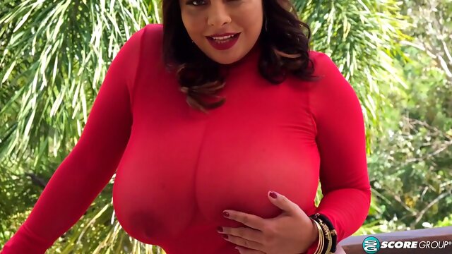 Sofia Damon flaunts her massive naturals in hot solo play