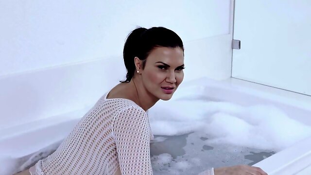 Jasmine Jaes full-on bath fantasy - forbidden fantasies of a horny MILF
